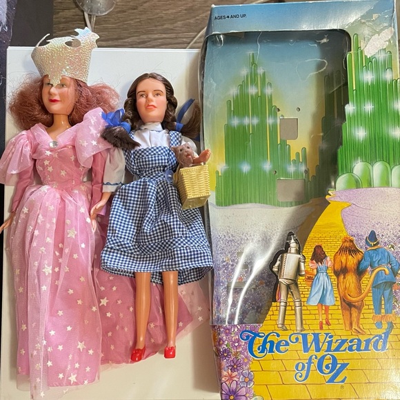 1988 Wizard OF OZ DOROTHY & GLENDA GOOD WITCH TOYS CORP. 50th ANNI. DOLLS Box - Picture 3 of 9